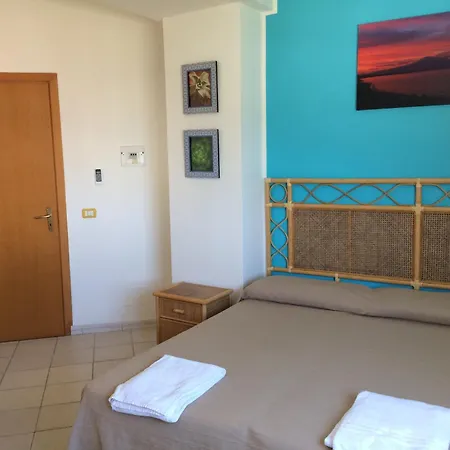 Hotel Il Triangolo Agnone Bagni Exterior foto